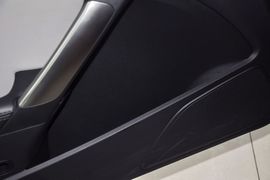 2012款现代劳恩斯酷派2.0T自动靓雅版