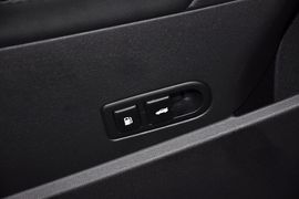 2012款现代劳恩斯酷派2.0T自动靓雅版