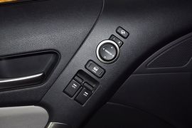 2012款现代劳恩斯酷派2.0T自动靓雅版