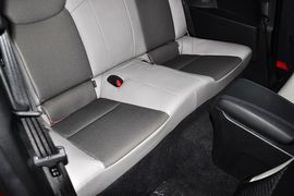 2012款现代劳恩斯酷派2.0T自动靓雅版