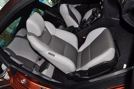 2012款现代劳恩斯酷派2.0T自动靓雅版