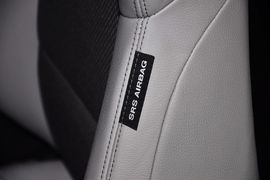 2012款现代劳恩斯酷派2.0T自动靓雅版