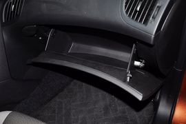 2012款现代劳恩斯酷派2.0T自动靓雅版