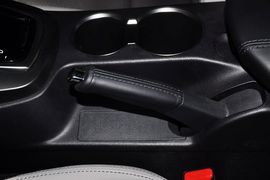 2012款现代劳恩斯酷派2.0T自动靓雅版