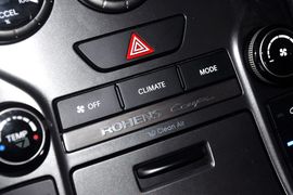 2012款现代劳恩斯酷派2.0T自动靓雅版