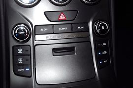 2012款现代劳恩斯酷派2.0T自动靓雅版