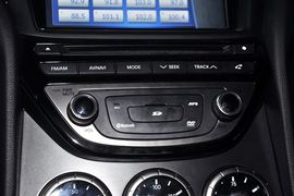 2012款现代劳恩斯酷派2.0T自动靓雅版