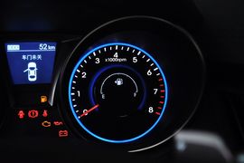 2012款现代劳恩斯酷派2.0T自动靓雅版