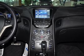 2012款现代劳恩斯酷派2.0T自动靓雅版