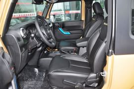 2013款Jeep牧马人两门版撒哈拉3.6L