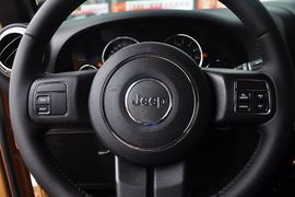 2013款Jeep牧马人两门版撒哈拉3.6L