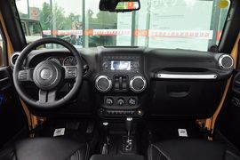 2013款Jeep牧马人两门版撒哈拉3.6L