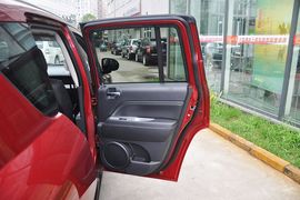 2014款Jeep指南者2.4L