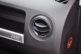 2014款Jeep指南者2.4L