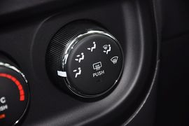 2014款Jeep指南者2.4L