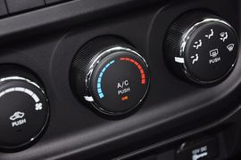 2014款Jeep指南者2.4L