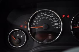2014款Jeep指南者2.4L