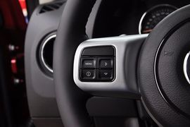 2014款Jeep指南者2.4L