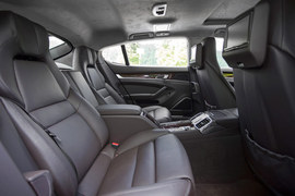 2014款保时捷Panamera海外试驾实拍