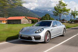 2014款保时捷Panamera海外试驾实拍