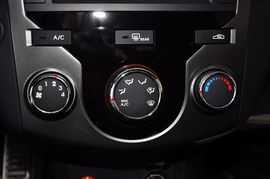 2013款起亚速迈1.6L