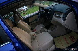 2009款起亚狮跑