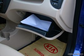 2009款起亚狮跑