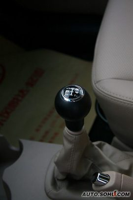 2009款起亚狮跑