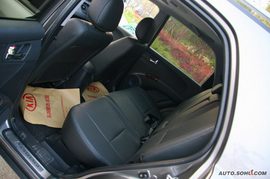 2009款起亚狮跑