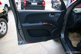 2009款起亚狮跑