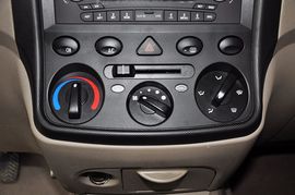 2010款五菱宏光1.2L舒适型