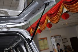 2012款五菱荣光1.2L基本型LJY