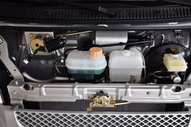 2012款五菱荣光1.2L基本型LJY