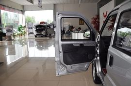 2012款五菱荣光1.2L基本型LJY