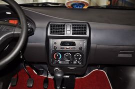 2012款五菱荣光1.2L基本型LJY