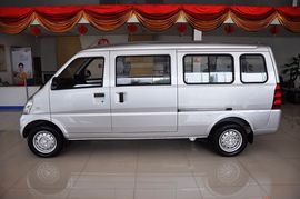 2012款五菱荣光1.2L基本型LJY
