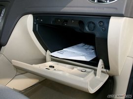 2009款福特福克斯三厢