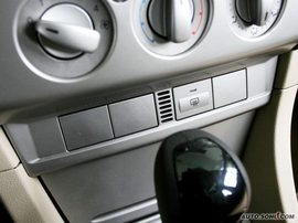 2009款福特福克斯三厢
