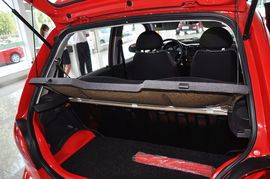 2012款宝骏乐驰1.2L手动优越型