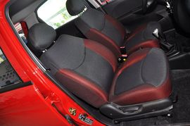 2012款宝骏乐驰1.2L手动优越型