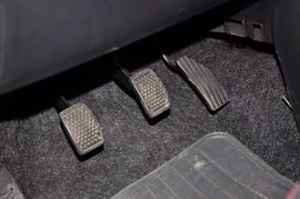 2012款宝骏乐驰1.2L手动优越型