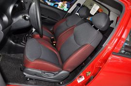 2012款宝骏乐驰1.2L手动优越型