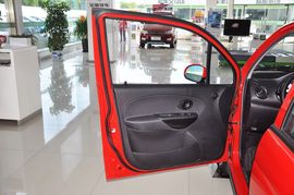 2012款宝骏乐驰1.2L手动优越型