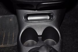 2012款宝骏乐驰1.2L手动优越型