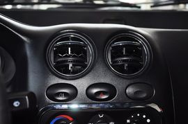 2012款宝骏乐驰1.2L手动优越型