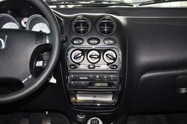 2012款宝骏乐驰1.2L手动优越型