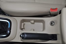 奇瑞E3实拍图解