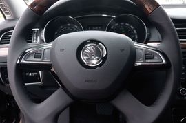 2014款斯柯达速派2.0TSI手自一体尊仕版到店实拍