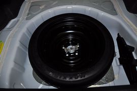 2013款三菱翼神致炫版2.0L手动舒适型