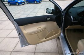 2009款东风标致207两厢